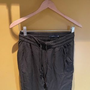 Aritiza Green Joggers